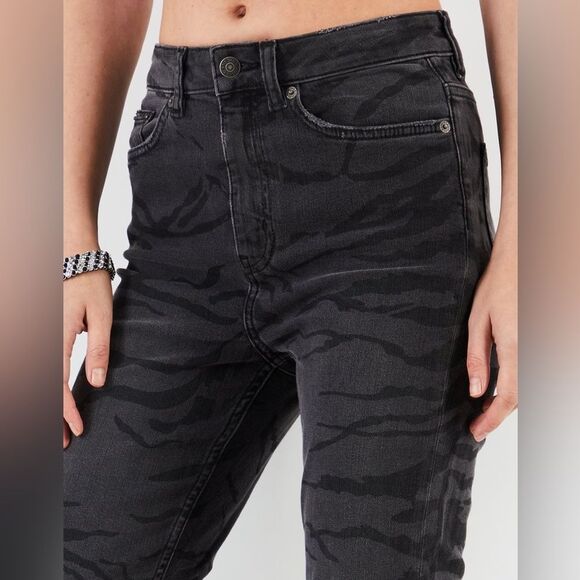The Kooples Jeans Size 27 Black on Black Zebra Print Lizy Slim Denim - Picture 2 of 13